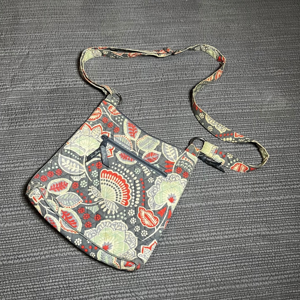 Vera Bradley Hipster Crossbody Bag Moon Blooms Gray Red Floral Quilted Cotton